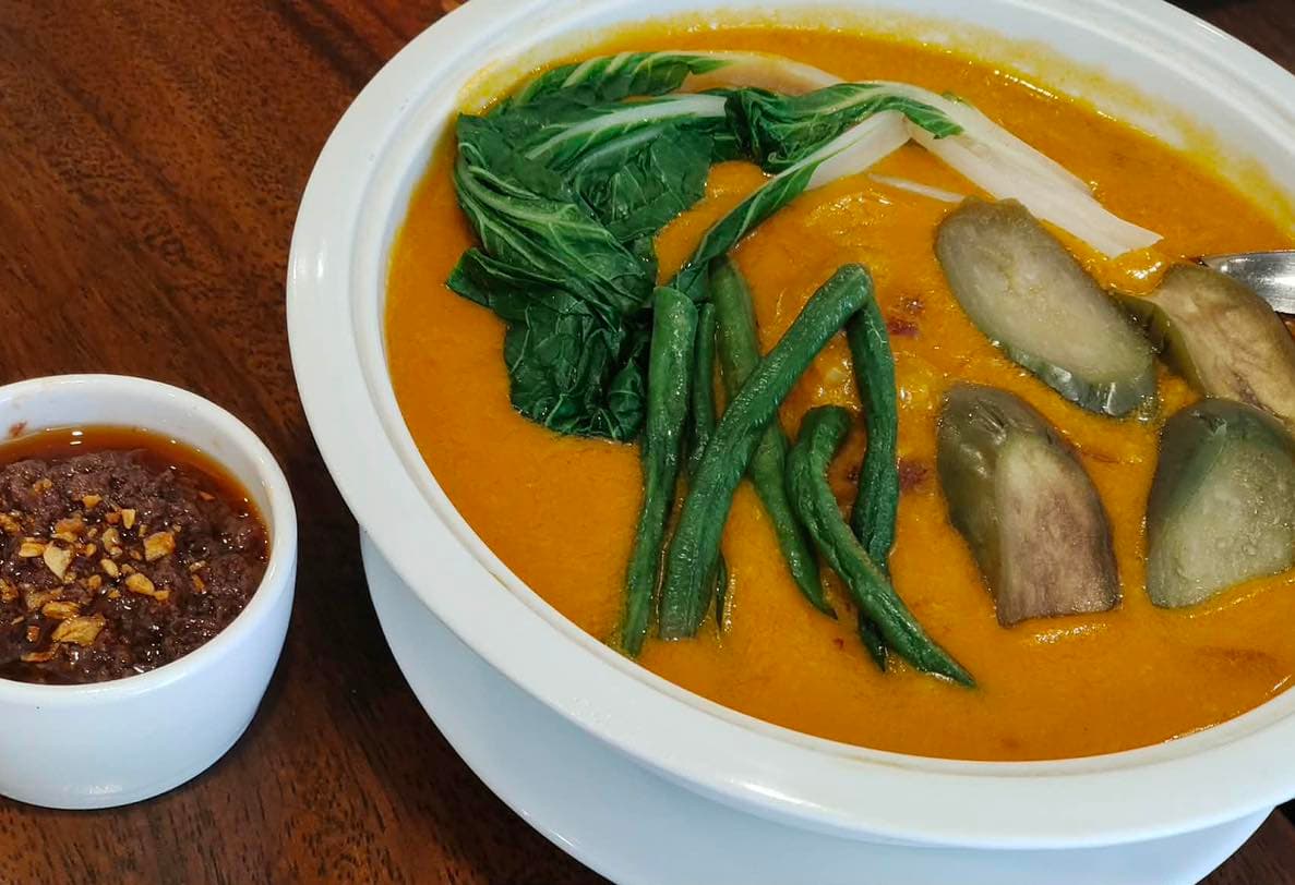Lula's Signature Kare-Kare with bagoong on the side
